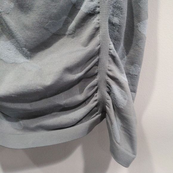 Athleta Ruched Camo Print Gray Tank Size Medium Stretch Athletic Yoga Racerback - Picture 5 of 8